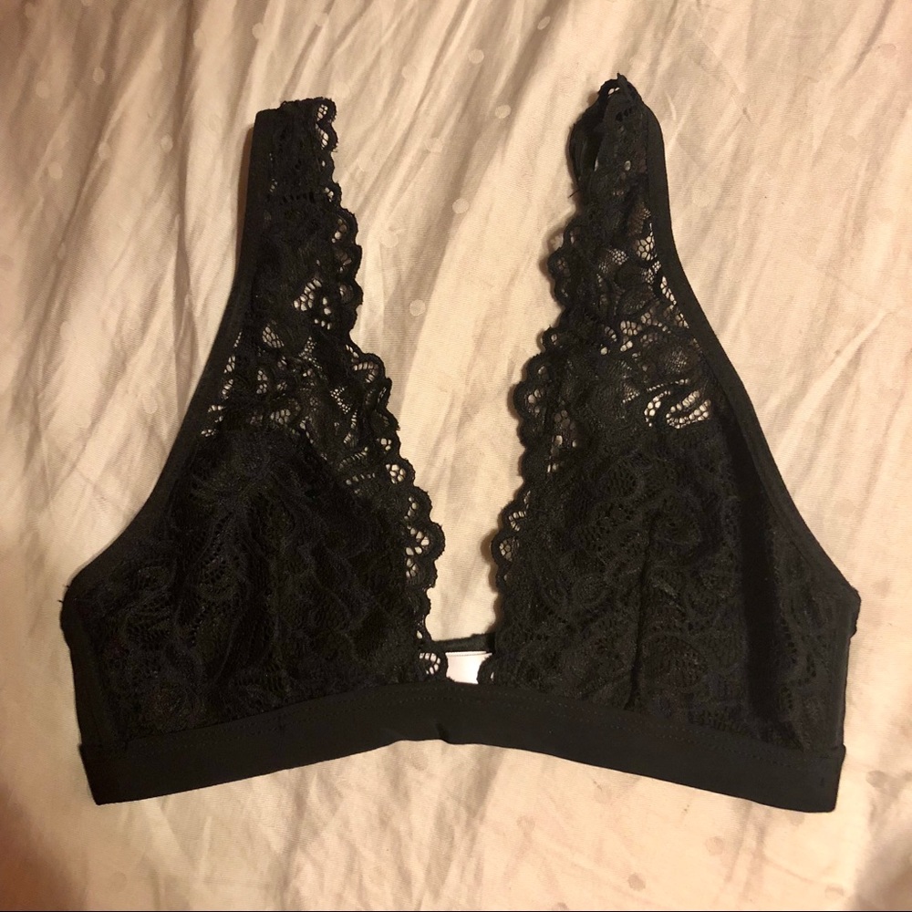 2/$10 🌵 Black Lace Triangle Plunge Bralette